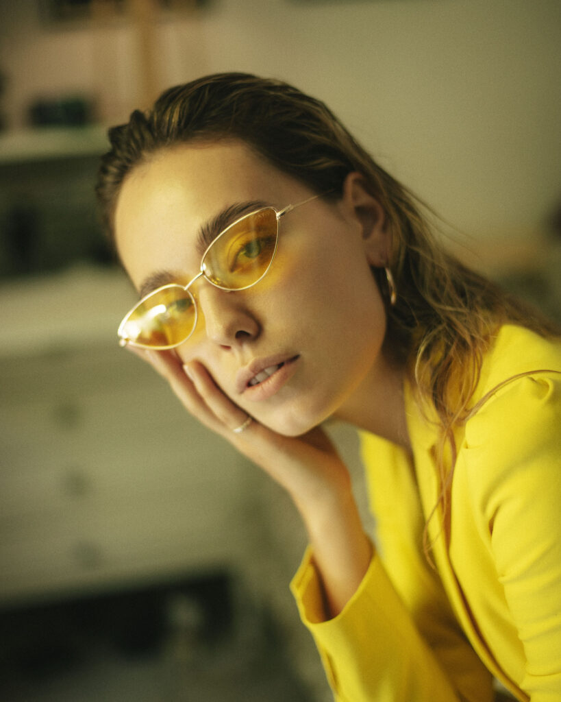 gafas de soloptical con cristal amarillo